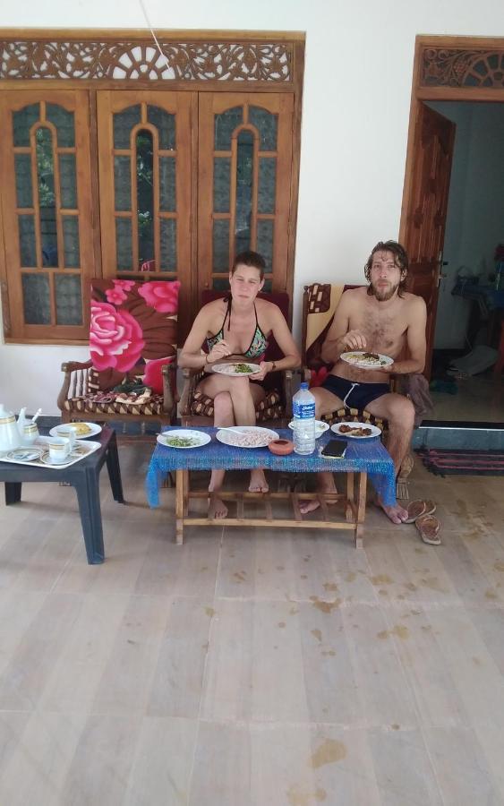Mirissa Niraj Guest Hotel Buitenkant foto