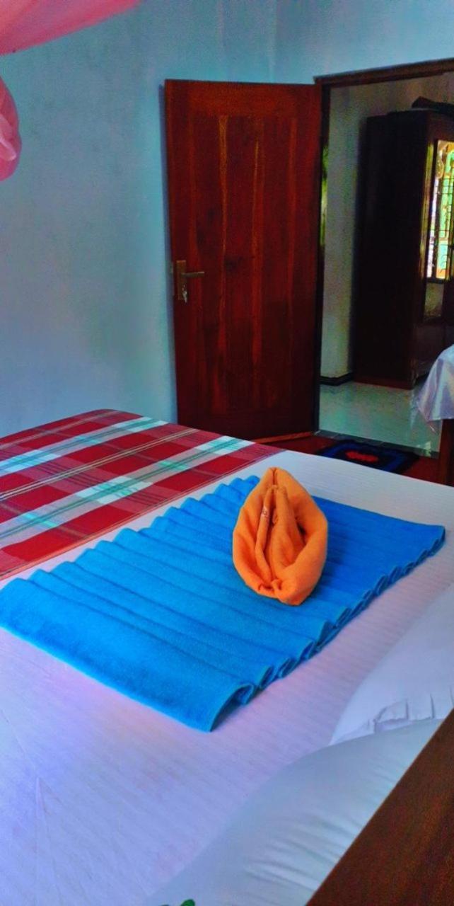 Mirissa Niraj Guest Hotel Kamer foto